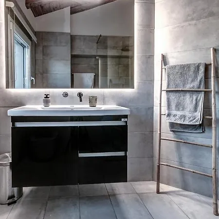 Ktima Loumoumba, Private