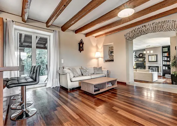 Ktima Loumoumba, Private * 고우비아