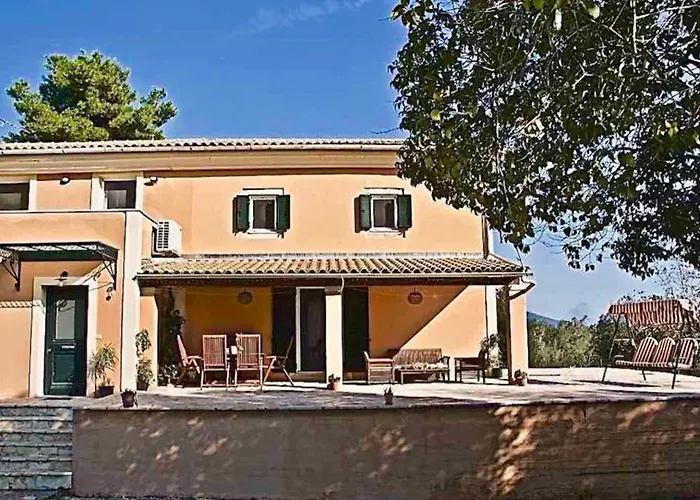 Ktima Loumoumba, Private 고우비아